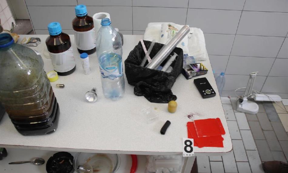 2019-5-7-1421Výroba pervitinu 4.5.2019-1.jpg